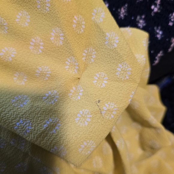 Vince Camuto Yellow Blouse Top M - Picture 7 of 7